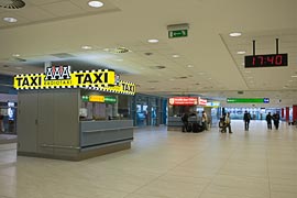 AAA Taxi Informationsschalter am Prager Flughafen